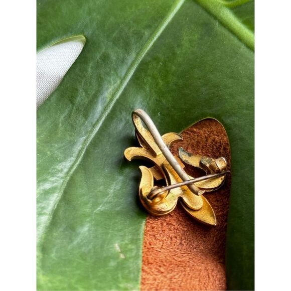 Antique Gold Fleur Di Lis Pendant Brooch - Picture 8 of 9